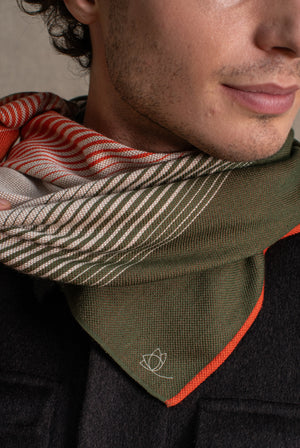 Square 70 Horizon in khaki orange wool silk
