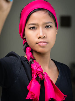 Petit foulard Uni en soie fuchsia