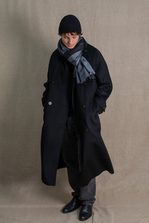 Brume stole in anthracite black cashmere silk