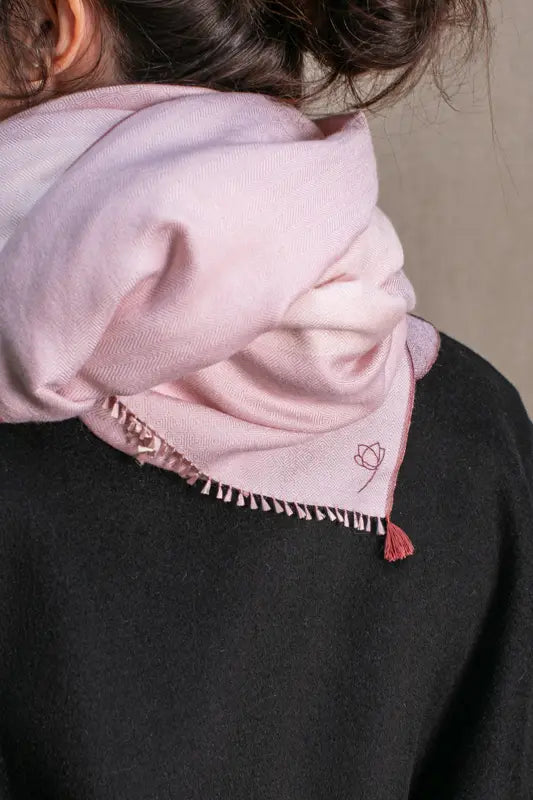 Etole Brume en soie cachemire rose nude