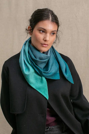 Triangle Harmonie en soie et cachemire teal