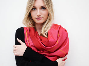 Echarpe bicolore en soie laine rose, rouge