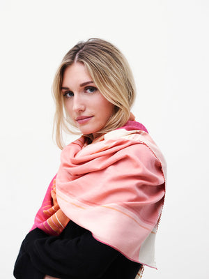 Echarpe Triptyque en soie laine rose